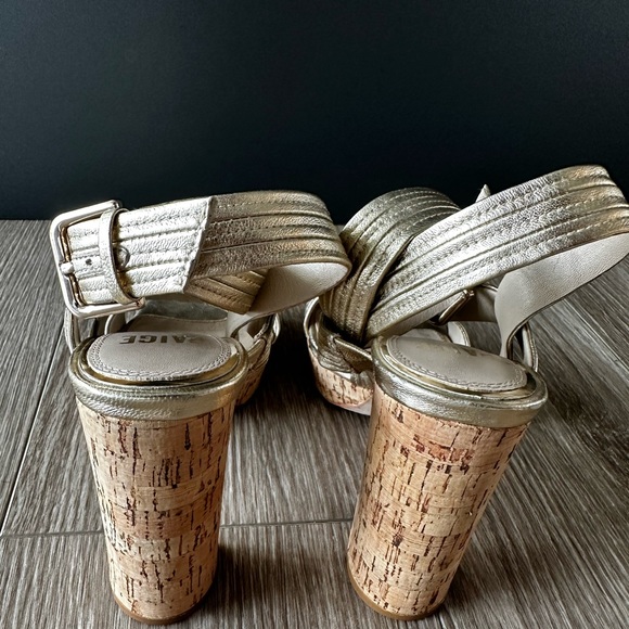 HOT 🔥🔥 Paige straps gold platform heels. Like new - Picture 3 of 4